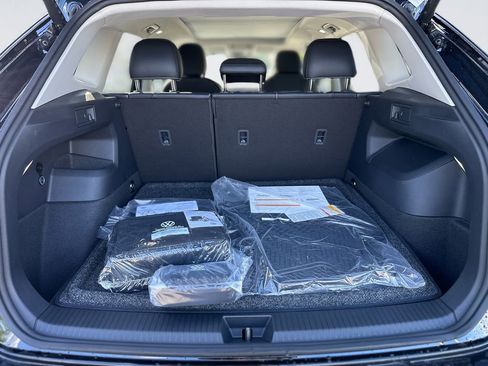 New 2026 Volkswagen Tiguan SE image 19