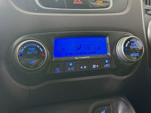 Used 2010 Hyundai Tucson Limited FWD image 16