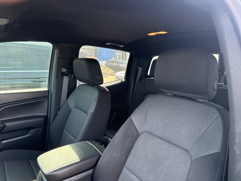 Used 2025 Chevrolet Colorado Trail Boss AWD/4WD image 16