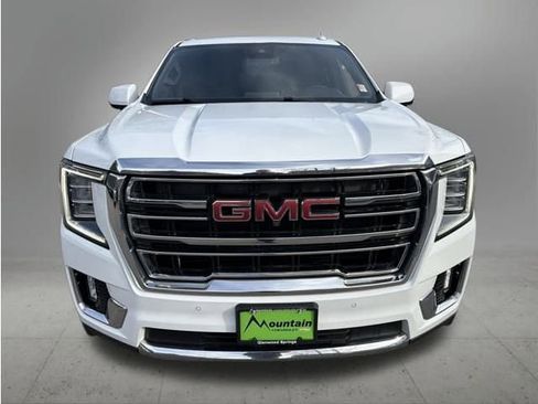 Used 2024 GMC Yukon XL SLT w/ SLT Luxury Package image 8