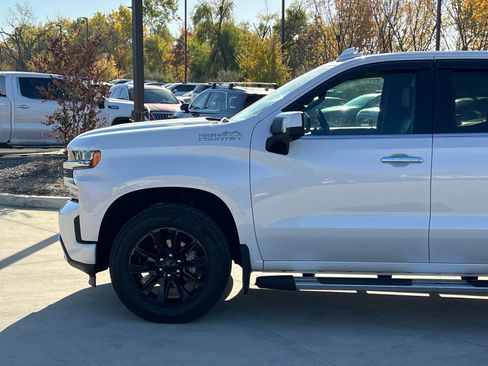 Used 2019 Chevrolet Silverado 1500 High Country w/ Z71 Off-Road Package image 7