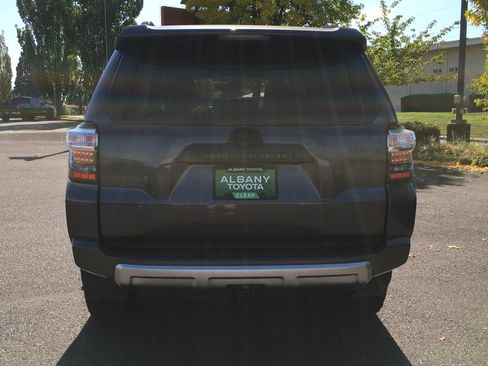 Used 2015 Toyota Highlander XLE AWD/4WD image 6