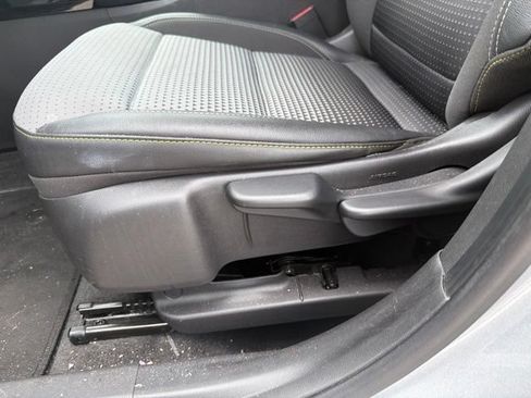 Used 2025 Chevrolet Trax LT FWD image 39