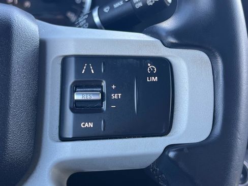 Used 2023 Land Rover Defender 130 X-Dynamic SE image 12