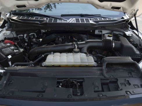 Used 2025 Ford F150 Lariat AWD/4WD image 44