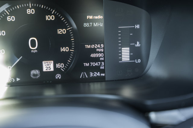 Used 2019 Volvo S60 T5 Momentum w/ Premium Package FWD image 40