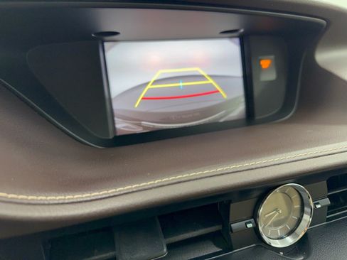 Used 2017 Lexus ES 350 w/ Luxury Package FWD image 24