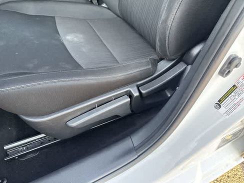 Used 2024 Nissan Sentra SV FWD image 16