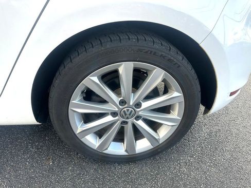 Used 2013 Volkswagen Golf TDI image 11