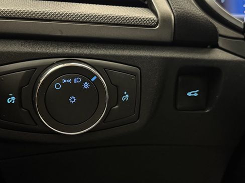 Used 2019 Ford Fusion SE FWD image 16