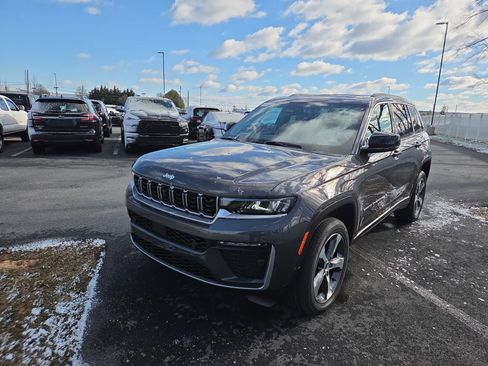 New 2026 Jeep Grand Cherokee Limited w/ Luxury Tech Group II AWD/4WD image 7