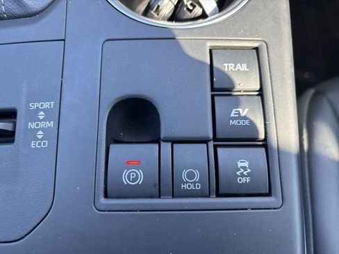 Certified 2024 Toyota Highlander XLE image 41