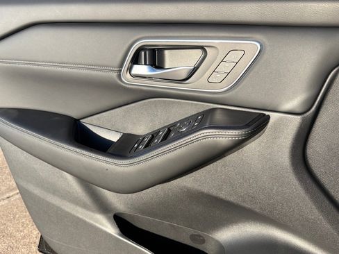 New 2026 Nissan Rogue Platinum image 18