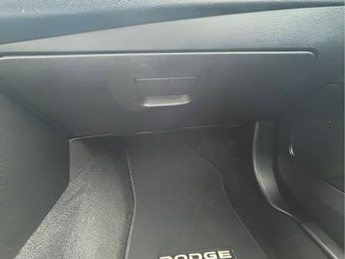 Used 2013 Dodge Avenger SE w/ Blacktop Pkg FWD image 17