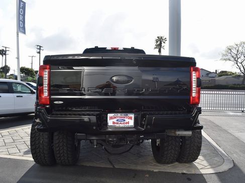 Used 2025 Ford F350 Lariat w/ FX4 Off-Road Package image 15