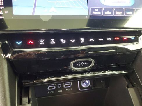 New 2026 Jeep Grand Cherokee L Limited AWD/4WD image 19