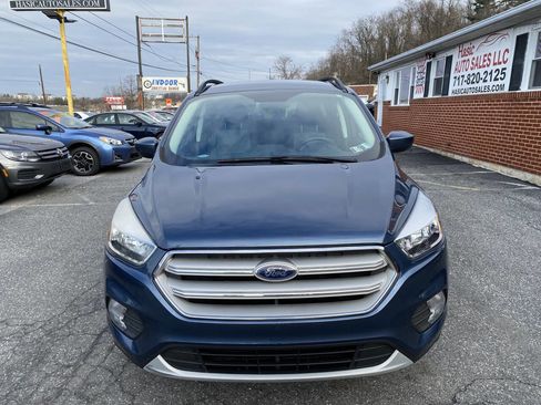 Used 2018 Ford Escape SE w/ SE Sync 3 Package image 2
