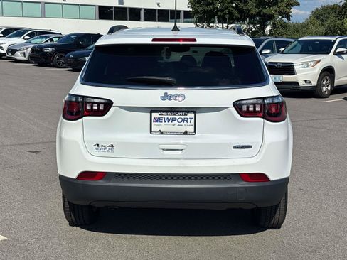 Used 2024 Jeep Compass Latitude AWD/4WD image 3