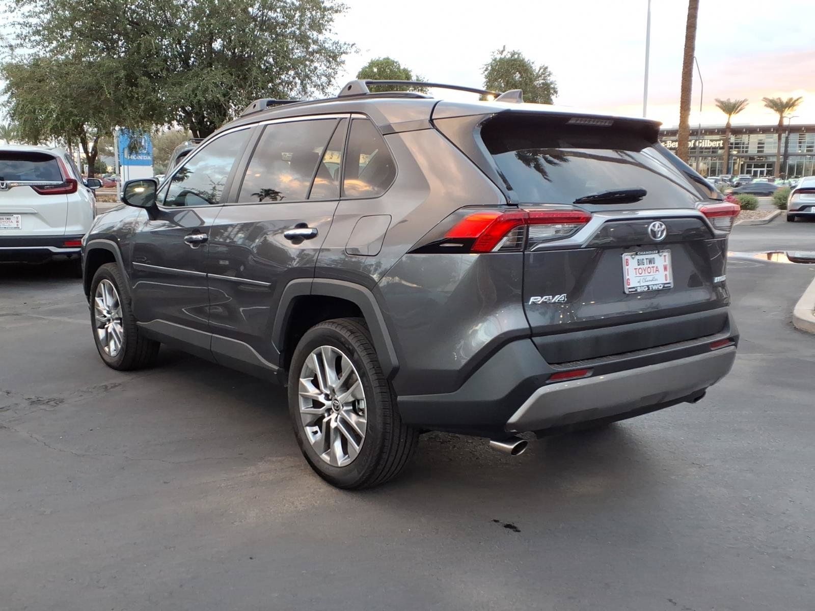 Certified 2022 Toyota RAV4 Limited FWD image 6