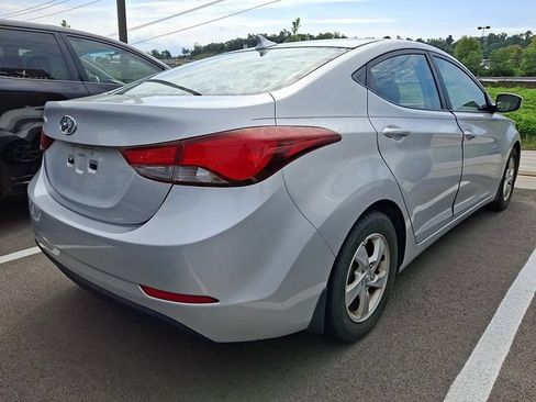 Used 2015 Hyundai Elantra SE FWD image 5