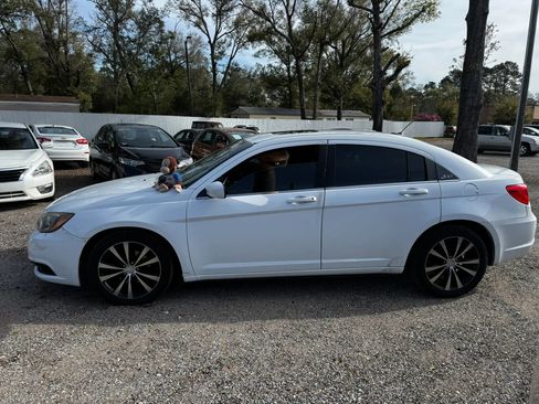Used 2012 Chrysler 200 Touring FWD image 2