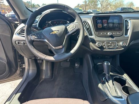 Used 2017 Chevrolet Malibu LT w/ Driver Confidence Package image 15