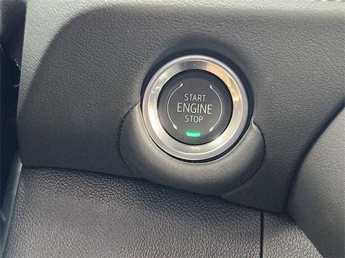 New 2025 Chevrolet Suburban Premier image 32