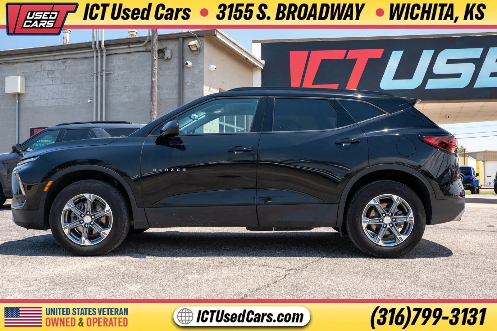 Used 2024 Chevrolet Blazer LT w/ Convenience Package FWD image 2