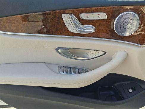 Used 2020 Mercedes-Benz E 350 4MATIC Sedan image 12