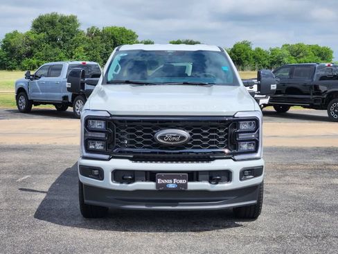 New 2026 Ford F250 Lariat w/ Black Appearance Package AWD/4WD image 2