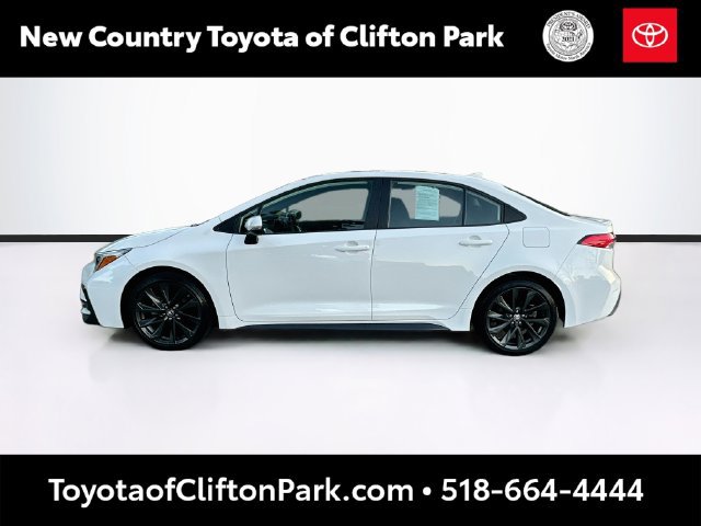 Used 2024 Toyota Corolla SE w/ SE Premium Package FWD image 4
