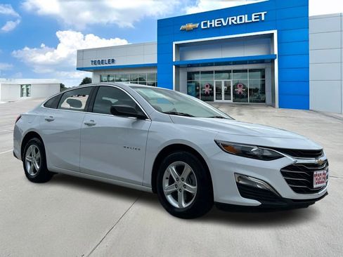 Used 2024 Chevrolet Malibu LS image 3