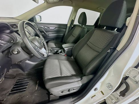 Used 2020 Nissan Rogue SV image 13