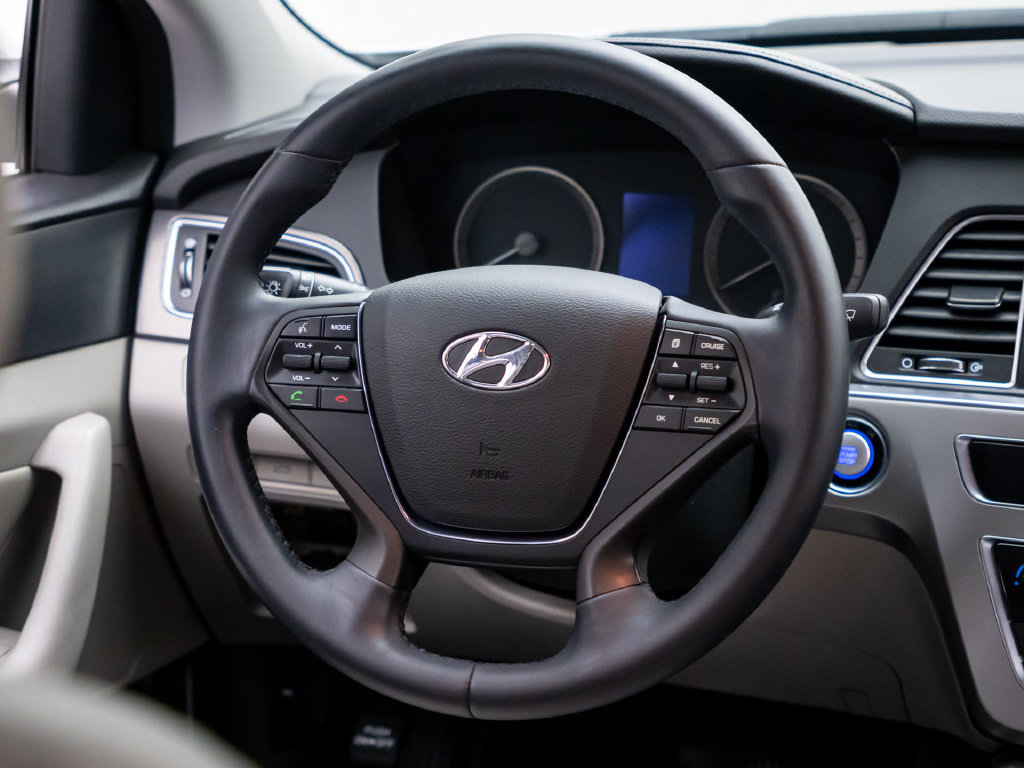 Used 2015 Hyundai Sonata Sport w/ Option Group 03 FWD image 10