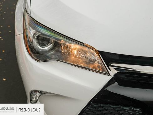 Used 2017 Toyota Camry SE image 10