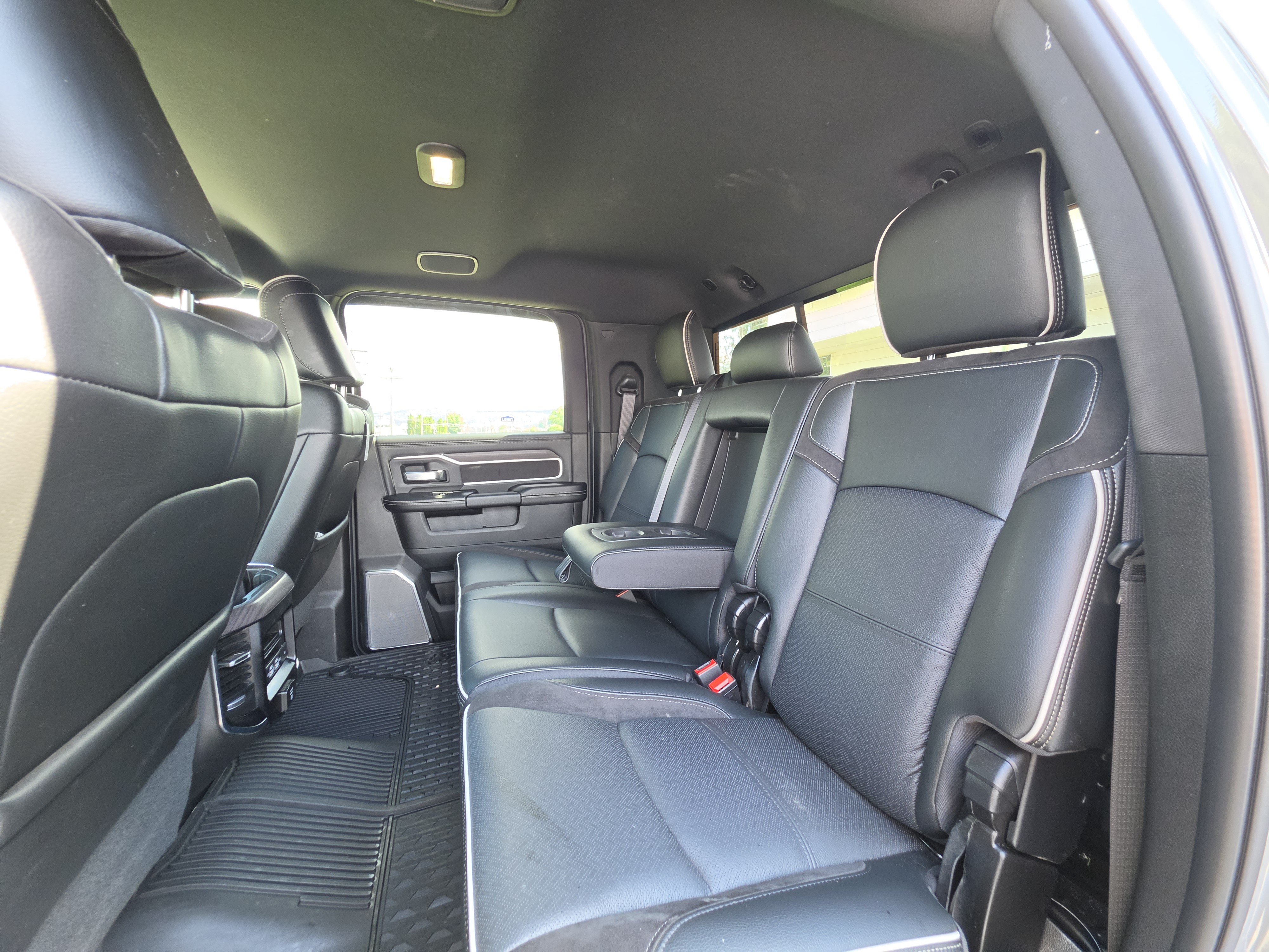Used 2026 RAM 3500 Laramie AWD/4WD image 14