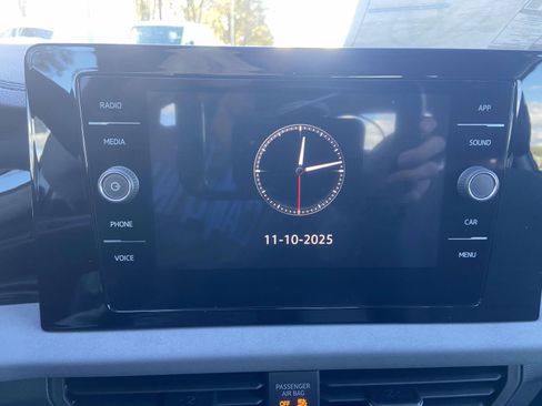 New 2026 Volkswagen Jetta SE FWD image 25