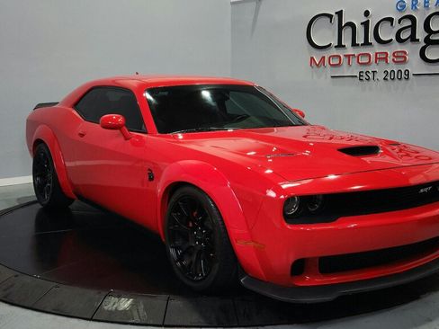 Used 2016 Dodge Challenger SRT Hellcat RWD image 2