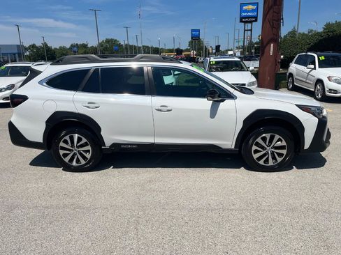 Used 2023 Subaru Outback Premium AWD/4WD image 6