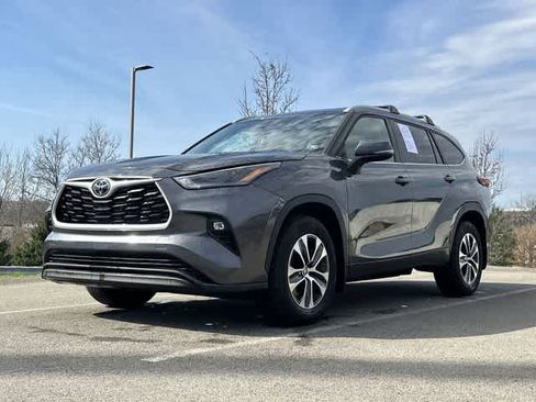 Used 2023 Toyota Highlander XLE image 21