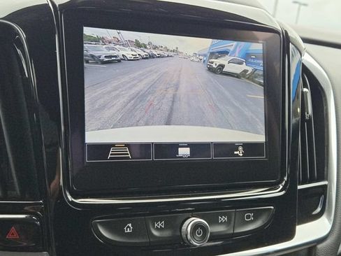 Used 2020 Chevrolet Traverse LT FWD image 24