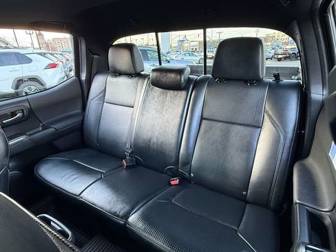 Used 2020 Toyota Tacoma TRD Sport image 29