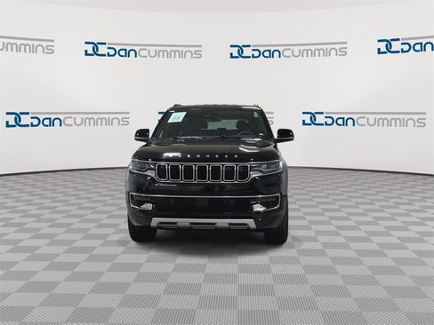 Used 2025 Jeep Wagoneer Series II image 3