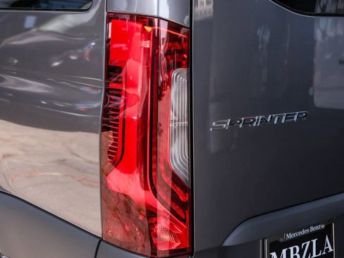 Used 2024 Mercedes-Benz Sprinter 2500 image 7