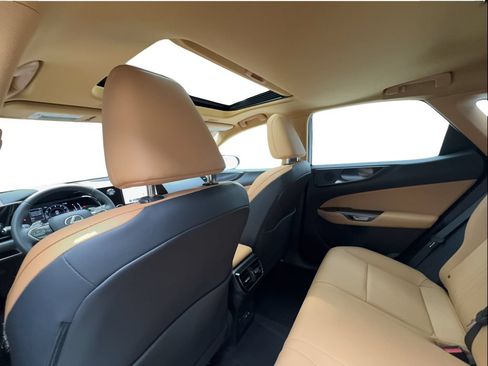 Used 2024 Lexus NX 250 FWD image 24