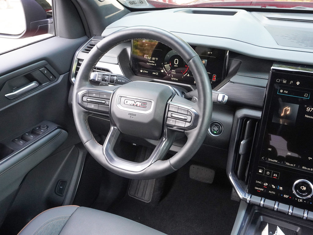Used 2025 GMC Acadia AT4 w/ Luxury Package AWD/4WD image 33