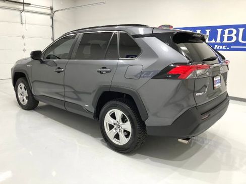 Used 2020 Toyota RAV4 XLE w/ XLE Grade Weather Package AWD/4WD image 14