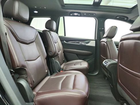 Used 2021 Cadillac XT6 Premium Luxury FWD image 34