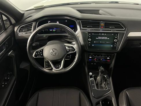 Used 2023 Volkswagen Tiguan SE R-Line image 16