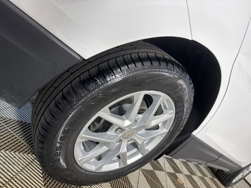 Used 2024 Chevrolet Equinox LT image 30